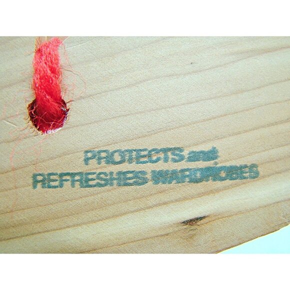 Sand and Sniff 2 Cedar Wood Ducks Protects And Refreshes Wardrobes Drawers - Picture 10 of 10